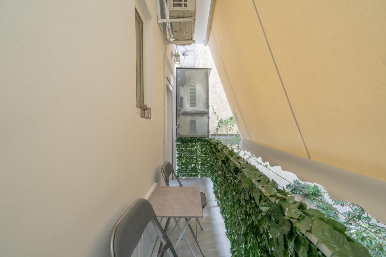 Comfy Apt Next To Metro Athens Exterior photo