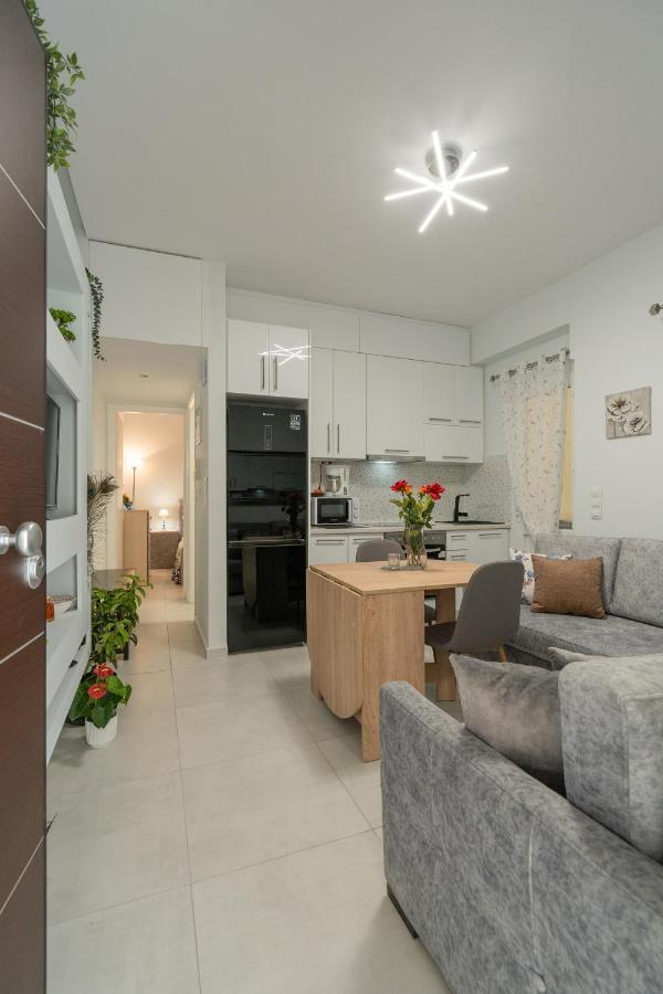 Comfy Apt Next To Metro Athens Exterior photo